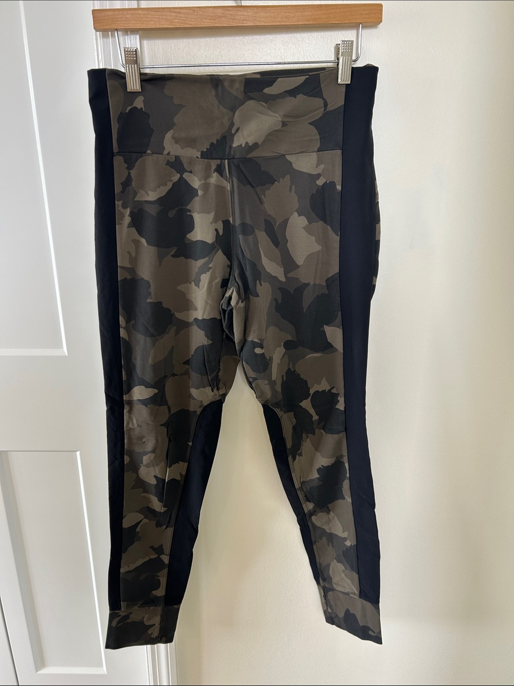 Athleta Olive Green Black Camo Leggings